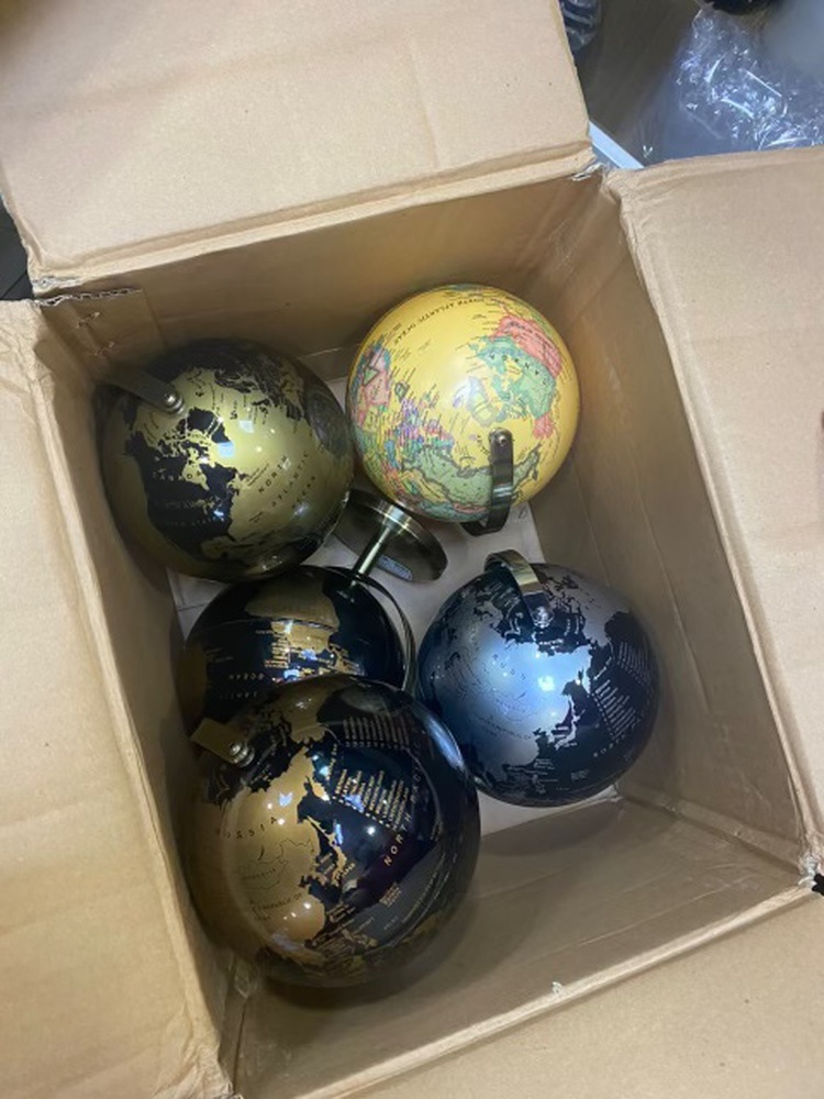 Hanoi bookstore apologizes for sale of globes with illicit ‘nine-dash line’