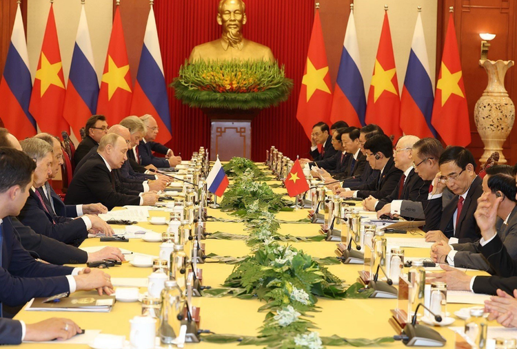 Vietnam’s Party chief Nguyen Phu Trong, Russian President Putin aim to boost bilateral ties