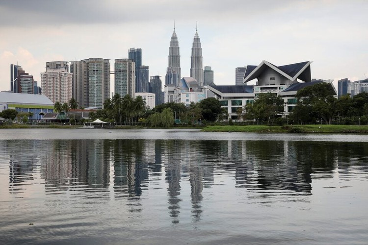 Malaysia seizes 106 illegal e-waste containers