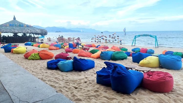Committee urges lifting kite-flying ban in Nha Trang