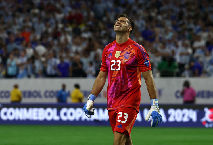 Argentina beat Ecuador on penalties to move into Copa America semis