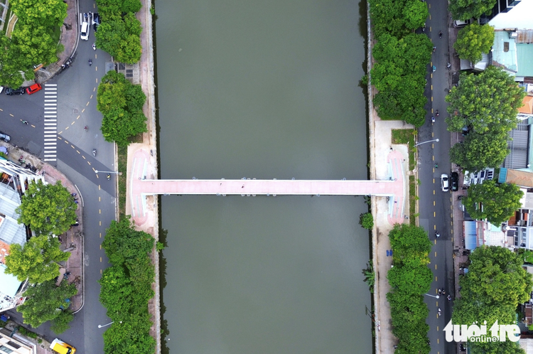 Ho Chi Minh City opens footbridge over Nhieu Loc-Thi Nghe Canal