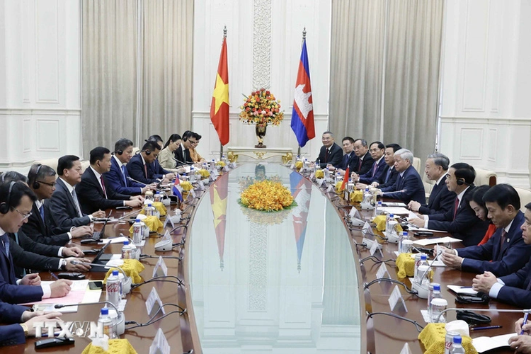 Vietnam, Cambodia vow to boost economic connectivity, defense cooperation