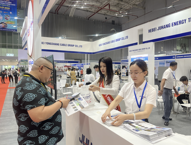 Int’l expo brings major international tech, energy brands to Ho Chi Minh City