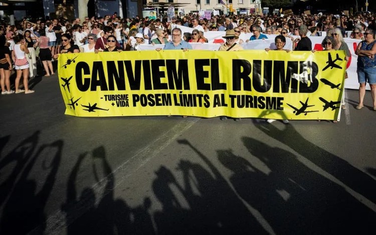 In Mallorca, 20,000 rally against overtourism