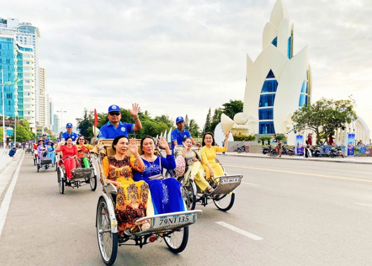 Vietnam’s Khanh Hoa holds tourist souvenir design contest