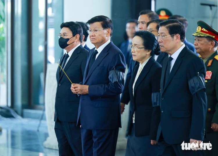 Foreign delegations pay homage to Vietnam’s Party General Secretary Nguyen Phu Trong