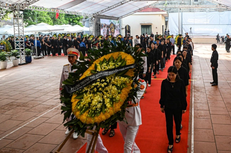 Thousands of residents queue up for hours to pay tribute to Vietnam’s Party General Secretary Nguyen Phu Trong