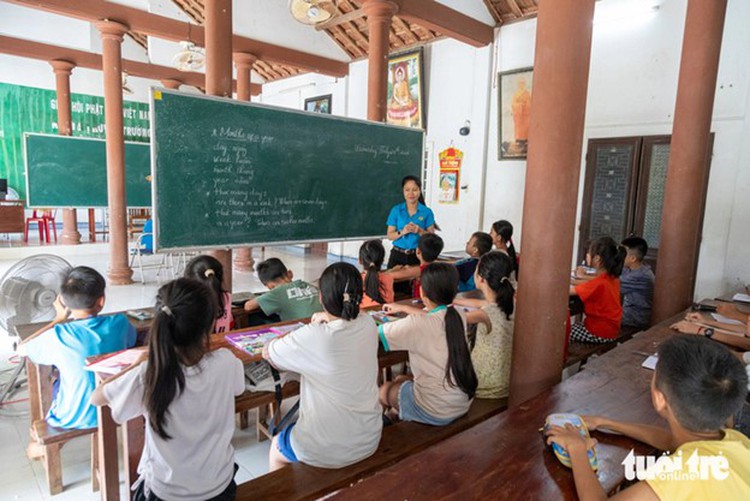 Free summer classes offered at pagoda in north-central Vietnam for 2 decades