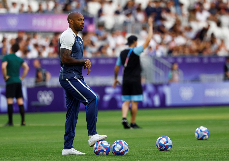 Soccer: France coach Henry criticises his players after win over Argentina ends in brawl