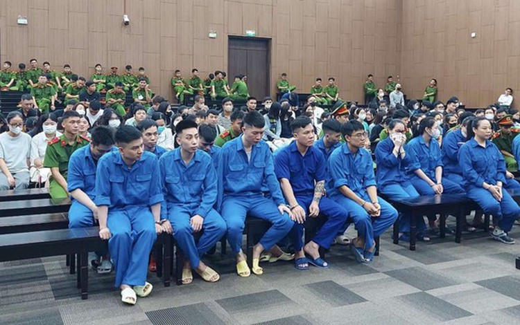 Chinese woman gets 15-year jail term for involvement in loan shark racket in Vietnam