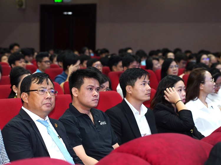 New academic year opens at 2 of Vietnam’s historic and elite schools