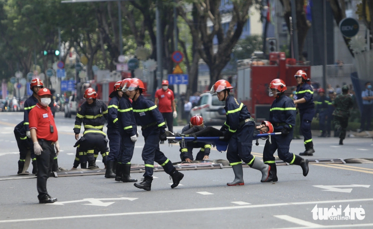 Nearly 1,500 people partake in fire drill at mPlaza Saigon