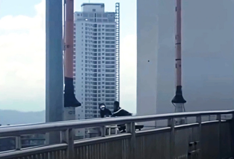 Woman saved in suicide attempt in central Vietnam