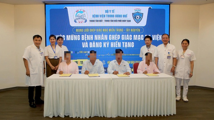 4 patients regain sight thanks to 2 eye donors in central Vietnam