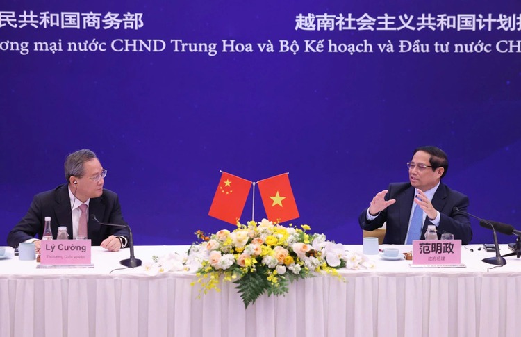 Vietnam, China pledge to facilitate business cooperation, deepen economic connectivity