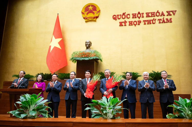 Vietnam swears in new state president