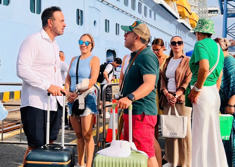 6,000 international cruise tourists arrive in Ho Chi Minh City, Ba Ria-Vung Tau