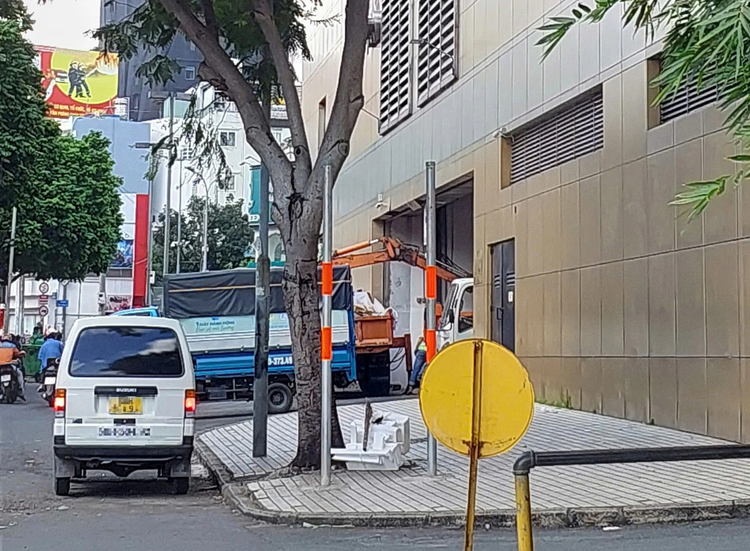 Ho Chi Minh City removes metro station signage following Tuoi Tre’s report