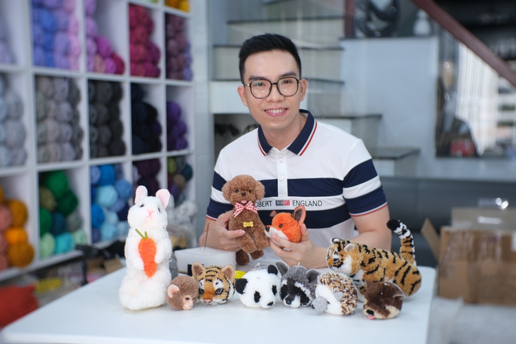 Vietnamese man blends creativity and yarn into unique pompom designs