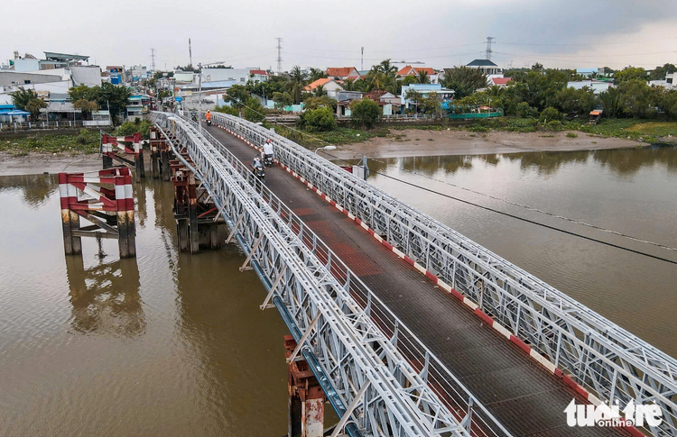 Ho Chi Minh City replaces decades-old steel bridges