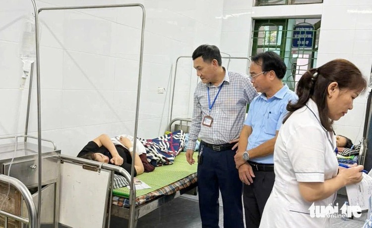 63 workers hospitalized after suspected food poisoning in Vietnam