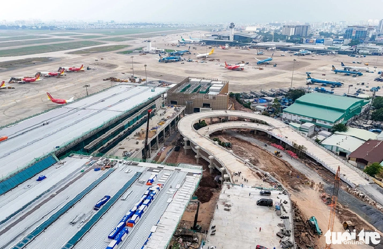 Ho Chi Minh City City airport’s T3 terminal takes shape