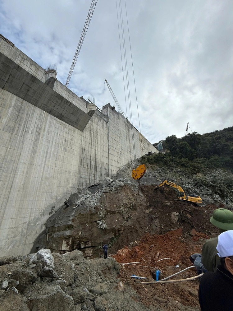 3 hydropower plant workers killed in scaffolding collapse in Vietnam’s Kon Tum