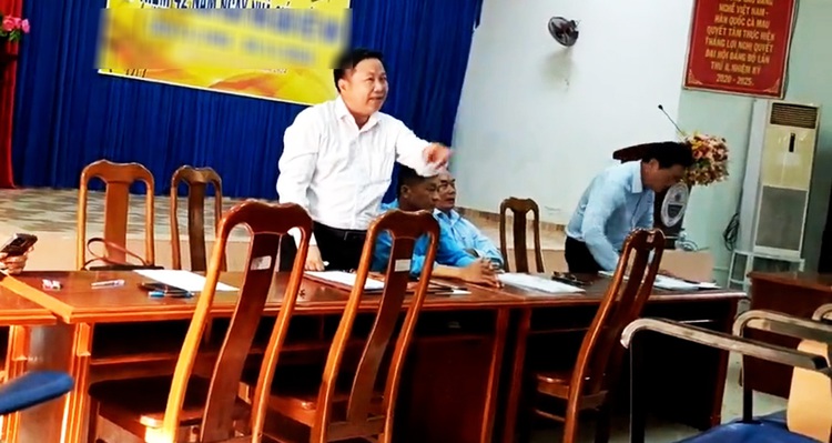 Electric taxi drivers in southern Vietnamese province strike over company policies