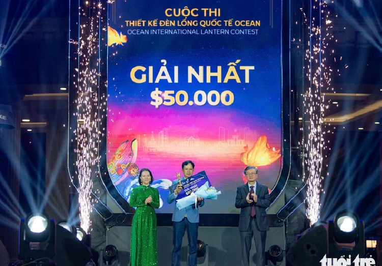 Hoi An team wins world’s 1st lantern contest
