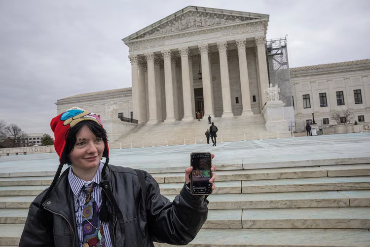 TikTok is restoring service, thanks Trump