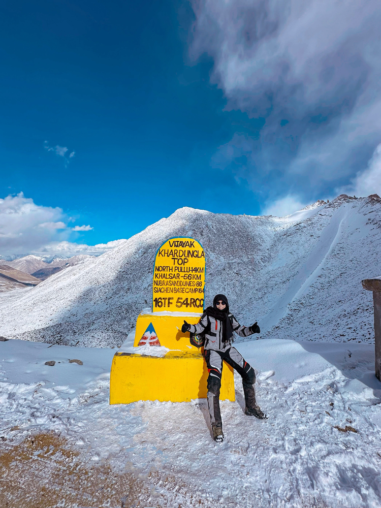 First Vietnamese female biker conquers world's highest motorable pass