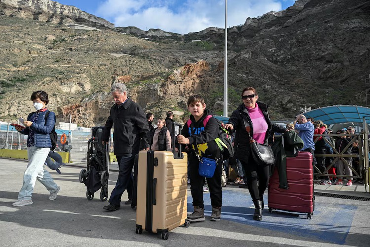 Greece declares state of emergency on Santorini following quakes