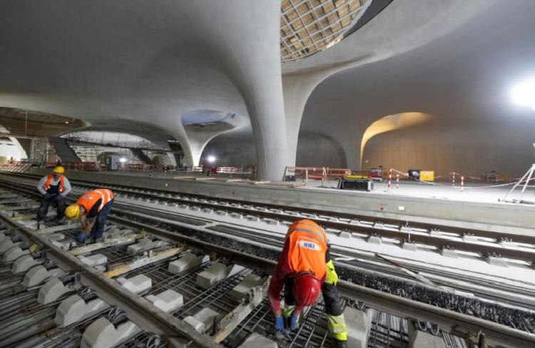 Late trains, old bridges, no signal: Germany's infrastructure woes