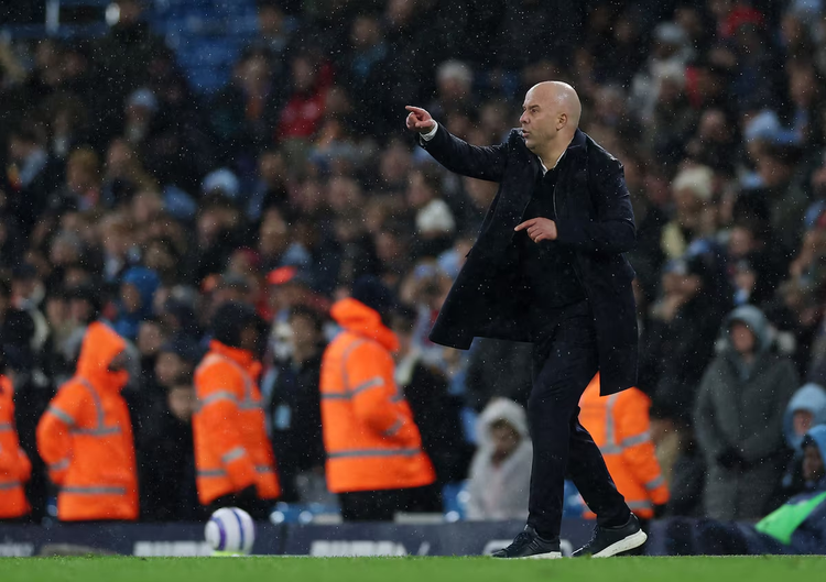 Liverpool's Slot stays cautious despite 11-point lead in title race