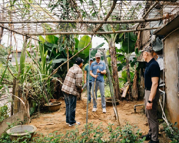 US millionaires experience Vietnam like true locals