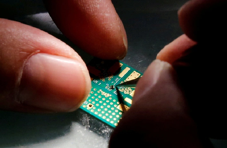 Ho Chi Minh City to train 9,000 university-level workers for semiconductor industry