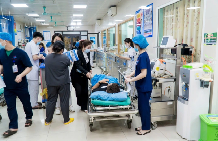 9 hospitalized for chemical poisoning after party with dog meat in northern Vietnam