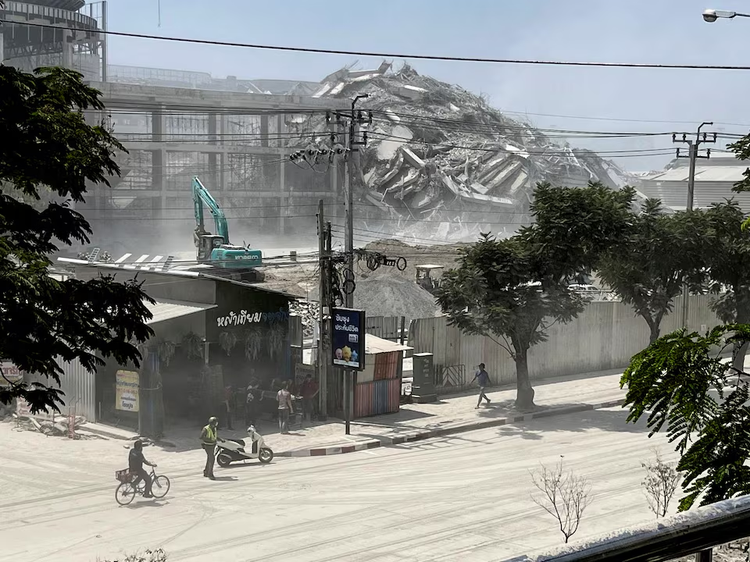 Strong earthquake strikes central Myanmar, panic in Bangkok