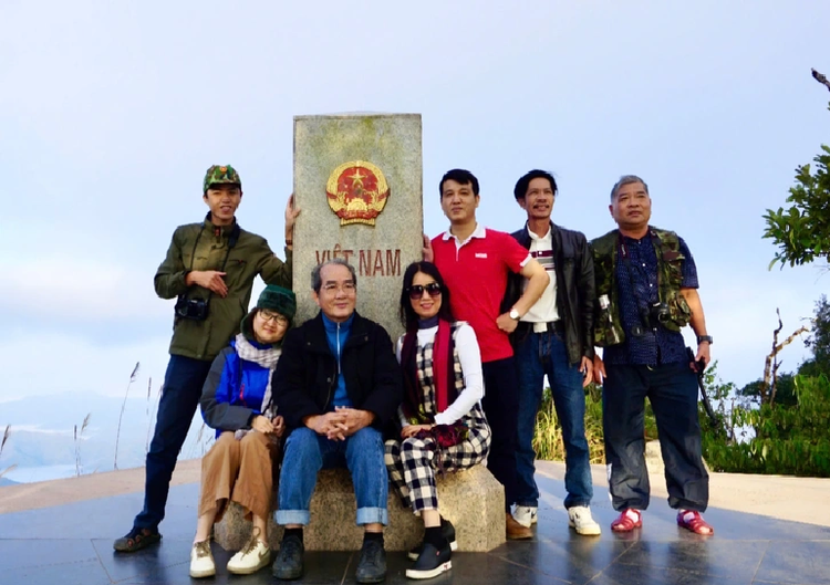 Vietnam temporarily closes Km0 milestone at border with Laos and China