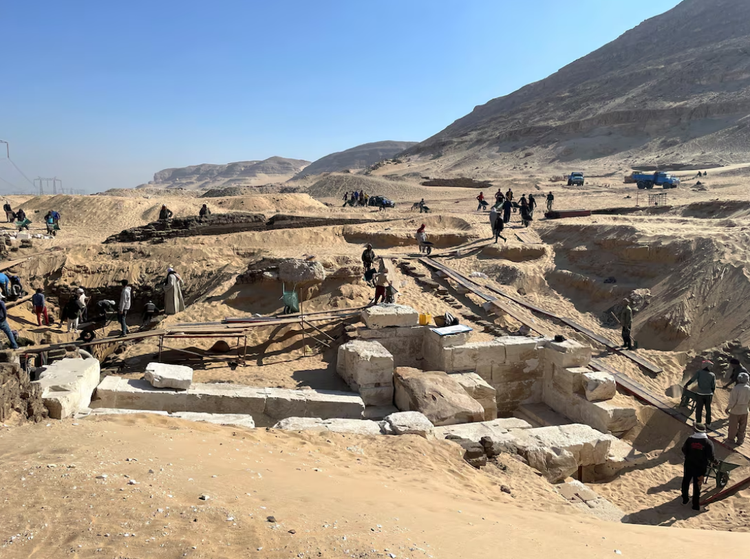 Tomb of unidentified ancient Egyptian pharaoh discovered