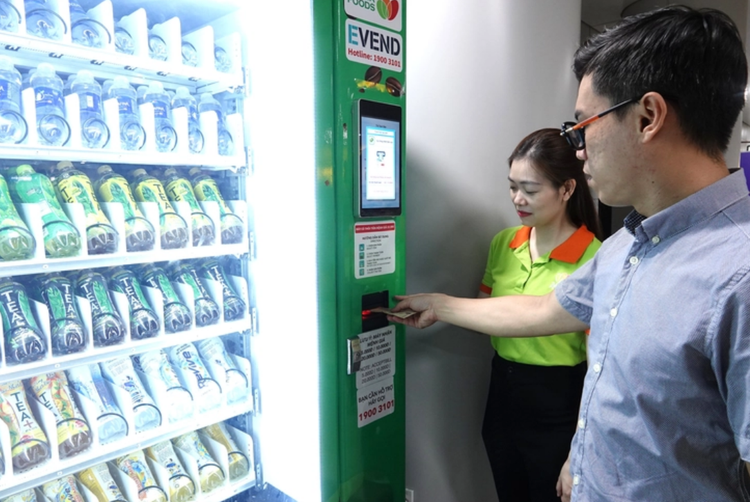 Vending machines at metro stations in Ho Chi Minh City fetch over $7,800 in 2 months