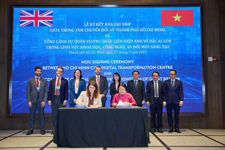UK, Ho Chi Minh City ink MoU to boost science, technology cooperation