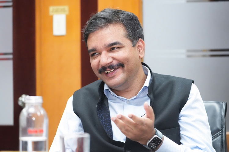 Indian consul general in Ho Chi Minh City visits Tuoi Tre headquarters