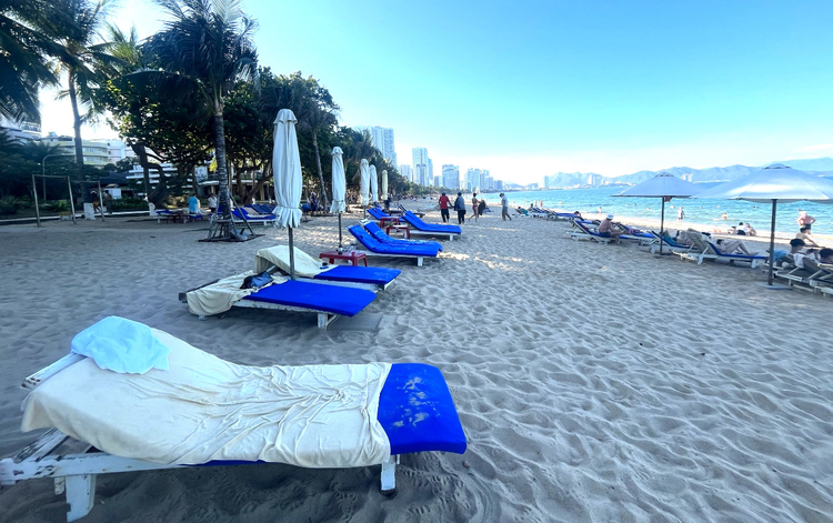 Nha Trang authorities discover 4-star hotel occupying beach illegally