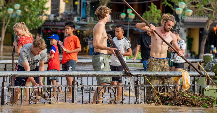 Đà Nẵng bêu tên người xả rác trên loa phường: 'Nhìn du khách nhặt rác Hội An mà thấy xấu hổ' 관련 이미지