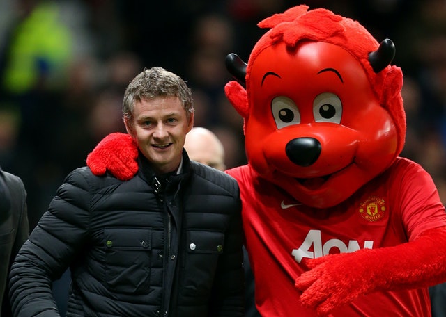 Không giúp Manchester United trở lại phong độ cao, Solskjaer dễ ra đường.