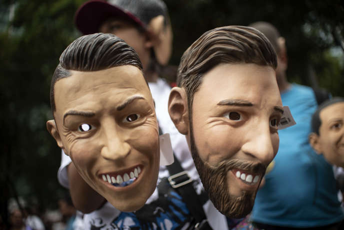 Messi và Ronaldo từng có những màn hóa trang kinh dị trong dịp Halloween