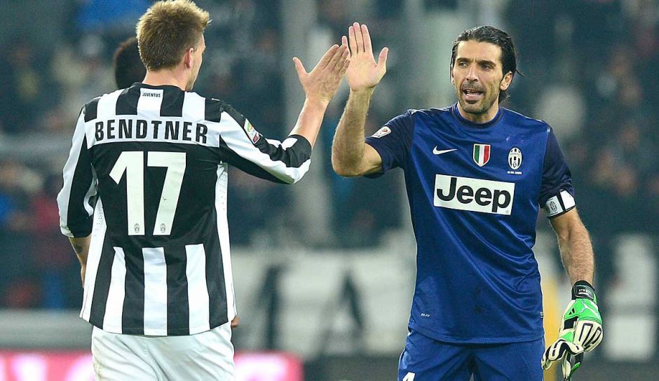 ‘Chúa tể’ Bendtner tiết lộ sốc về huyền thoại Juventus Buffon.