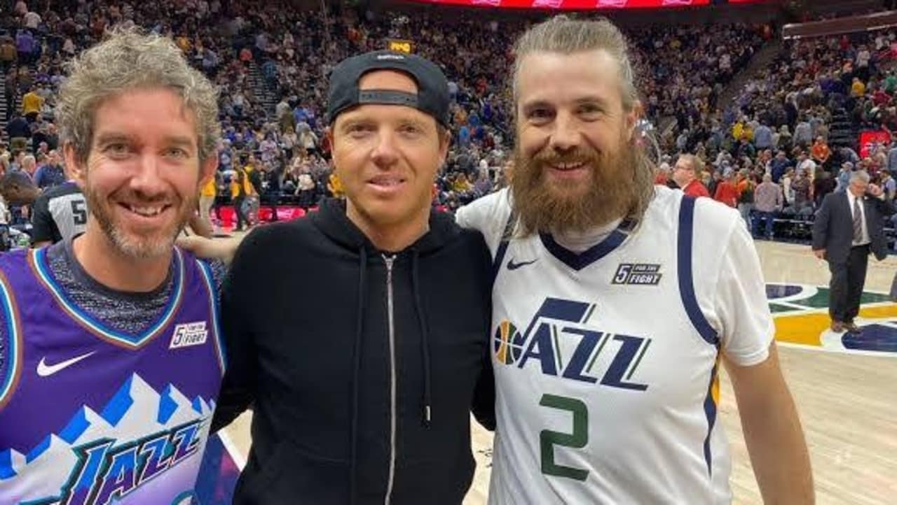 Brookes  2 người bạn đổ tiền vào đội bóng rổ Utah Jazz ở giải nhà nghề Mỹ (NBA) nức tiếng. Ảnh: Getty.